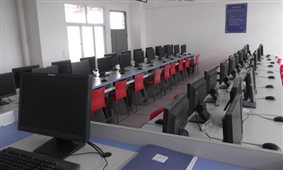 校内实训室(7—403)