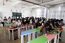 D:\yfzou\学校类文件\质量管理办公室\师德师风\新闻材料\忆百年征程，数百个第一  新葡的京官网19、20级学生同上“开学第一课”\11.jpg